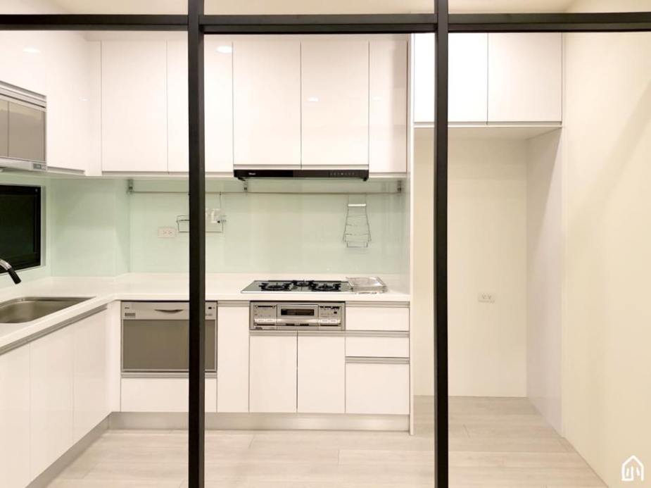 37774468_1007716079395596_781551698454773760_n