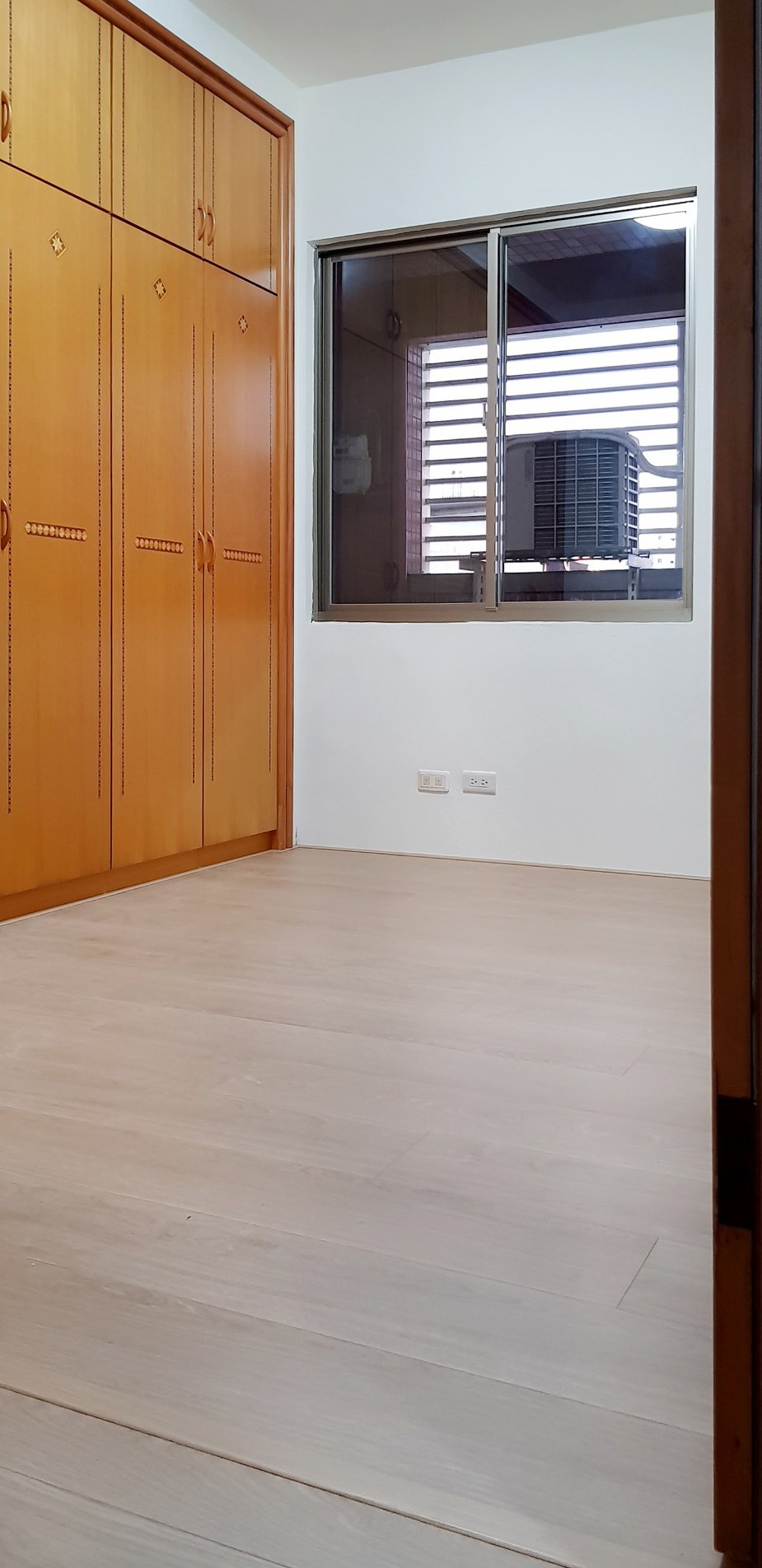 台中陳雅屏D3004-8